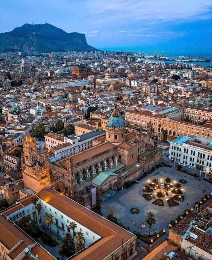 Antico Vicolo Della Cattedrale Apartment ปาแลร์โม ภายนอก รูปภาพ