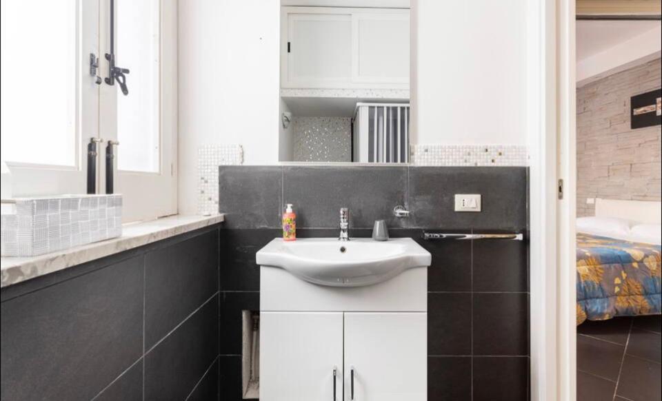 Antico Vicolo Della Cattedrale Apartment ปาแลร์โม ภายนอก รูปภาพ